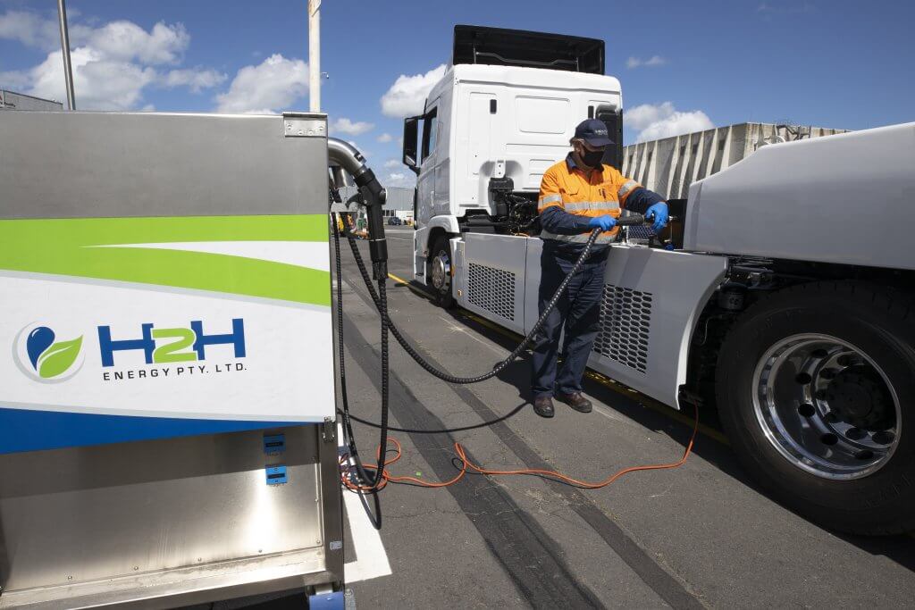 H2H refuels first hydrogen truck in New Zealand – Hyundai XCIENT Fuel Cell